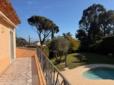 Villa in Mandelieu-la-Napoule – Minelle – 300 m² – Flat land – Swimming pool – 4 suites – Triple garage