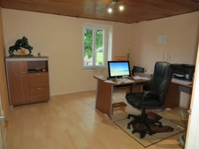 Une grande maison de 220 m² de potentiel sur un grand terrain de plus de 5500 m², bien isolée. À Ornacieux 38260