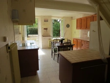 Une grande maison de 220 m² de potentiel sur un grand terrain de plus de 5500 m², bien isolée. À Ornacieux 38260