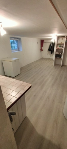 Une grande maison de 220 m² de potentiel sur un grand terrain de plus de 5500 m², bien isolée. À Ornacieux 38260