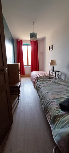 GRANDE MAISON FAMILIALE – 8 PIÈCES / 6 CHAMBRES – TERRAIN DE 1 841 m² – BOUXURULLES