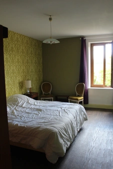 GRANDE MAISON FAMILIALE – 8 PIÈCES / 6 CHAMBRES – TERRAIN DE 1 841 m² – BOUXURULLES
