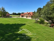 CHARACTERFUL NORMAN PROPERTY – BETWEEN LISIEUX AND PONT L'ÉVÊQUE – 2 HECTARES – 2 OUTBUILDINGS