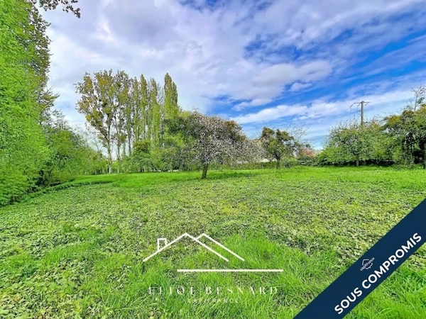 En exclusivité - Terrain de caractère en bord de rivière — 7 067 m2 | Saint-Julien-le-Faucon · Pays d'Auge (Calvados)