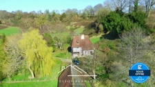 En exclusivité - Maison à colombages du XVIIᵉ siècle avec dépendances et 5 hectares – Grandchamp-le-Château