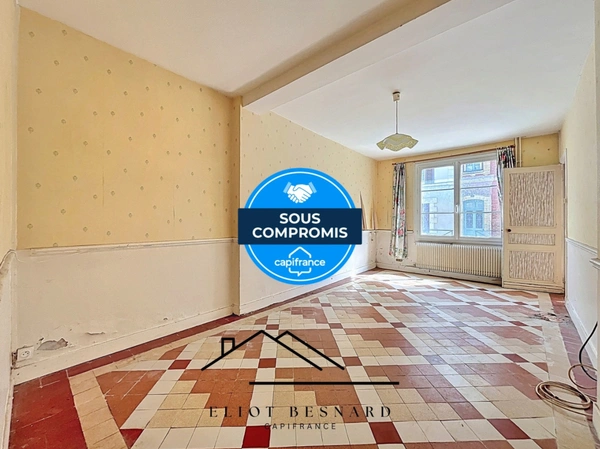 En exclusivité - Maison de ville en briques à rénover — Cœur de Saint-Julien-le-Faucon 
