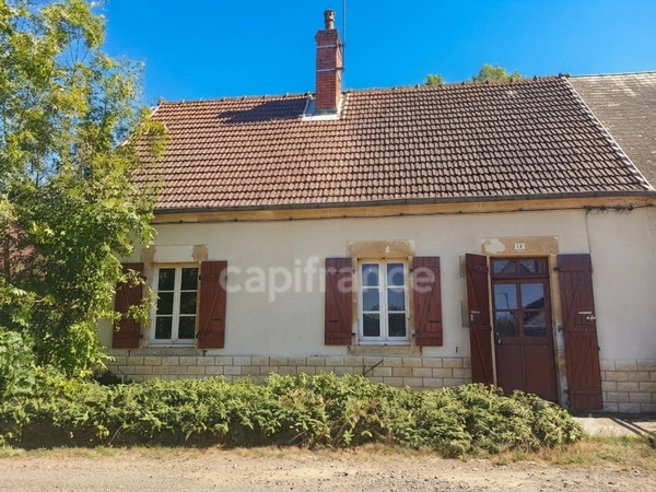 Maison pleine de charme à rénover avec terrain – Saint-Benin-d'Azy