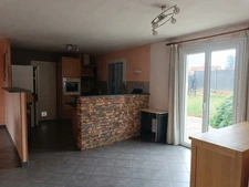 Charmante maison de plain-pied avec jardin à Gimouille