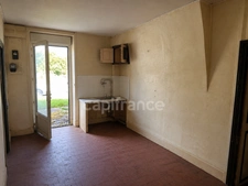 Maison de bourg à rénover avec dépendance aménageable