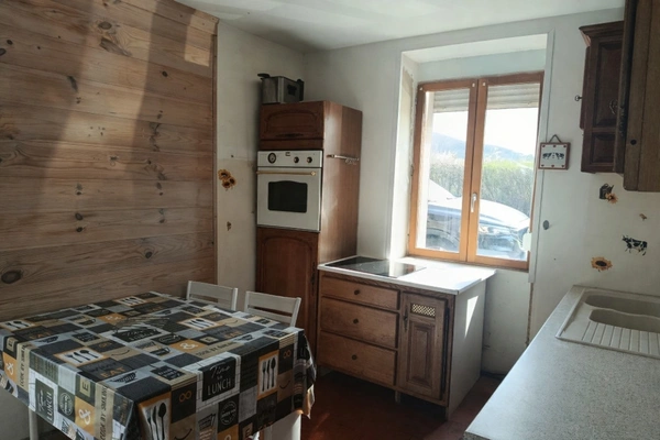 Petit prix – Maison 40 m² avec grand terrain et accès rivière – Prémery