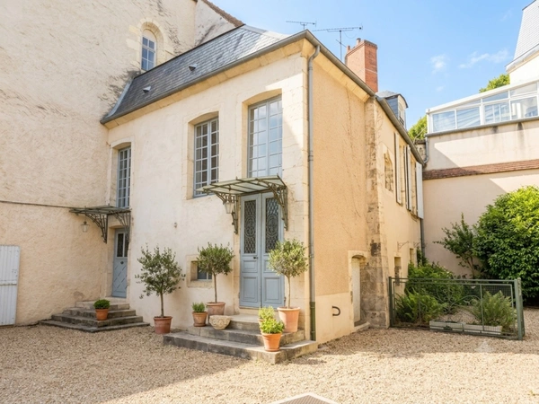 Appartement de caractère de 180 m² en hyper-centre de Nevers – Fort potentiel d'investissement