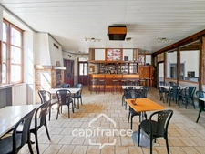 Ancien bar-restaurant avec logement – Fort potentiel au cœur de Châteaumeillant