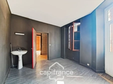 Ancien bar-restaurant avec logement – Fort potentiel au cœur de Châteaumeillant