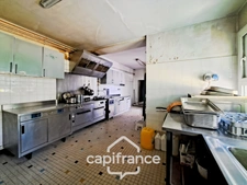 Ancien bar-restaurant avec logement – Fort potentiel au cœur de Châteaumeillant