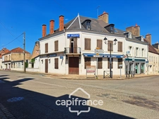 Ancien bar-restaurant avec logement – Fort potentiel au cœur de Châteaumeillant