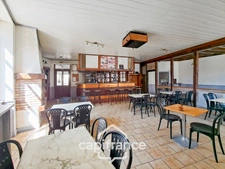 Ancien bar-restaurant avec logement – Fort potentiel au cœur de Châteaumeillant