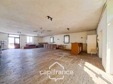 Ancien bar-restaurant avec logement – Fort potentiel au cœur de Châteaumeillant