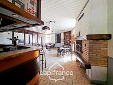 Ancien bar-restaurant avec logement – Fort potentiel au cœur de Châteaumeillant