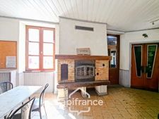 Ancien bar-restaurant avec logement – Fort potentiel au cœur de Châteaumeillant