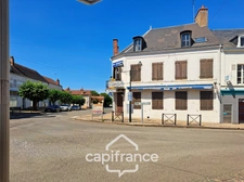 Ancien bar-restaurant avec logement – Fort potentiel au cœur de Châteaumeillant
