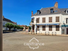 Ancien bar-restaurant avec logement – Fort potentiel au cœur de Châteaumeillant