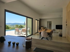 EXCEPTIONAL CONTEMPORARY VILLA – 5 BEDROOMS – SWIMMING POOL – JACUZZI – PANORAMIC VIEWS
