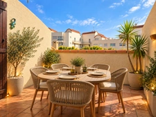 Charmante maison avec terrasse, 4 à 6 couchages et parking privatif, à deux pas du port