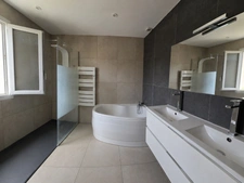 MOUSSAN – Villa familiale de plain-pied 150 m² – 4 chambres – Piscine – Garage – DPE A