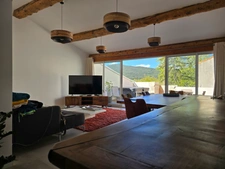 MAISON RÉNOVÉE - TERRASSE AVEC VUE - JACUZZI - DPE B - 3 ESPACES NUIT - DÉPENDANCES DE 92 m²