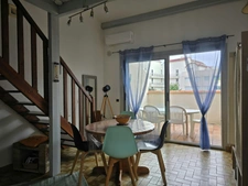 Charmante maison avec terrasse, 4 à 6 couchages et parking privatif, à deux pas du port