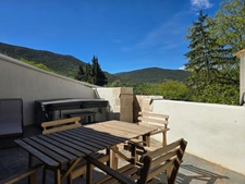 MAISON RÉNOVÉE - TERRASSE AVEC VUE - JACUZZI - DPE B - 3 ESPACES NUIT - DÉPENDANCES DE 92 m²