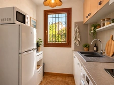 Charmante maison avec terrasse, 4 à 6 couchages et parking privatif, à deux pas du port