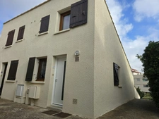 Charmante maison avec terrasse, 4 à 6 couchages et parking privatif, à deux pas du port