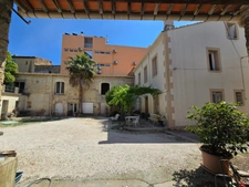 MAISON DE MAÎTRE D'EXCEPTION – ANCIEN DOMAINE VITICOLE – PLUS DE 1 000 m² DE BÂTIS – CŒUR DE VILLE