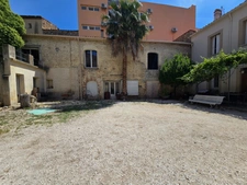 MAISON DE MAÎTRE D'EXCEPTION – ANCIEN DOMAINE VITICOLE – PLUS DE 1 000 m² DE BÂTIS – CŒUR DE VILLE