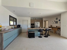 EXCEPTIONAL CONTEMPORARY VILLA – 5 BEDROOMS – SWIMMING POOL – JACUZZI – PANORAMIC VIEWS