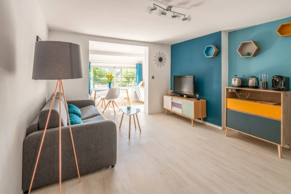 MAISON DE VILLE AVEC GARAGE – INVESTISSEMENT CLÉ EN MAIN OU RÉSIDENCE PRINCIPALE