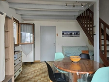 Charmante maison avec terrasse, 4 à 6 couchages et parking privatif, à deux pas du port