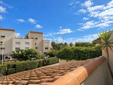 Charmante maison avec terrasse, 4 à 6 couchages et parking privatif, à deux pas du port