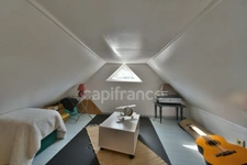 Maison rénovée avec jardin et studio