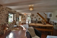 Maison rénovée avec jardin et studio