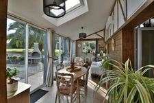 Maison rénovée avec jardin et studio
