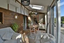 Maison rénovée avec jardin et studio