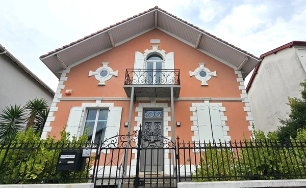 DAX (40) - VASTE VILLA DE 7 PIECES PRINCIPALES - AUTHENTICITE - MODERNISME - ELEGANCE