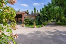 Property of character and charm near MONT DE MARSAN (40) - 430 m2 of living space - Land of approximately 9000 m2