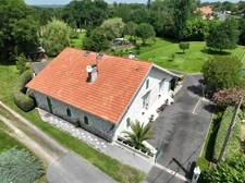 PROCHE DE DAX (40) - PROPRIETE 10 PIECES SUR UN TERRAIN DE 8500M2 