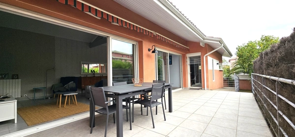 DAX (40) - VASTE VILLA DE 7 PIECES PRINCIPALES - AUTHENTICITE - MODERNISME - ELEGANCE