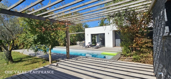 PEYREHORADE (40) - VILLA 6 PIECES - 158 M2 - PISCINE - ELEGANCE CONTEMPORAINE ET ART DE VIVRE