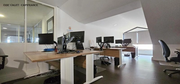 Dpt Landes (40), SAINT PAUL LES DAX - ENSEMBLE DE 11 BUREAUX + RESERVES + CUISINE + SANITAIRES