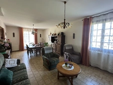 Propriété 5 pièces avec bâtiment de 563 m² sur 7 251 m² de terrain REGNEVILLE SUR MER (50)